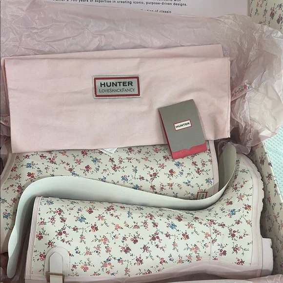 Hunter LoveShackFancy Pink and Cream Floral Set - Picture 1 of 4